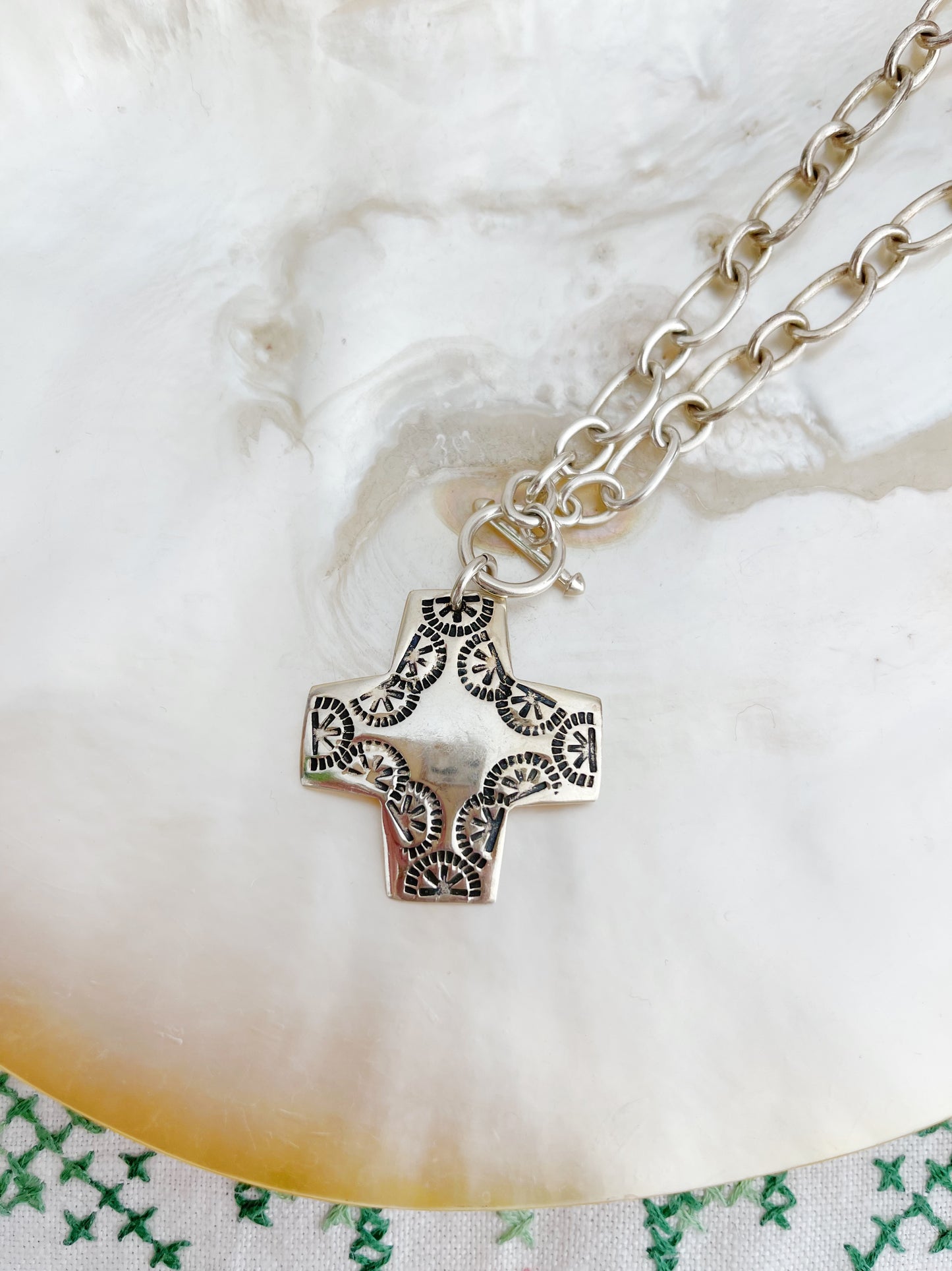 1990’s Cross Silver Chain Necklace.