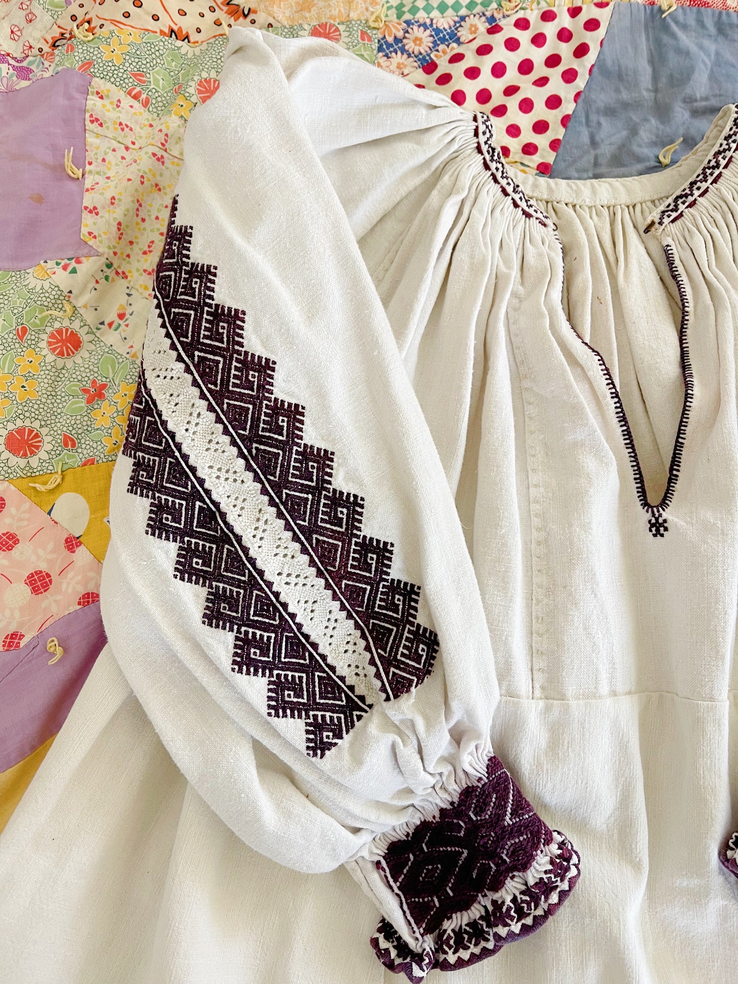 Vintage Romanian Long Sleeves Blouse.