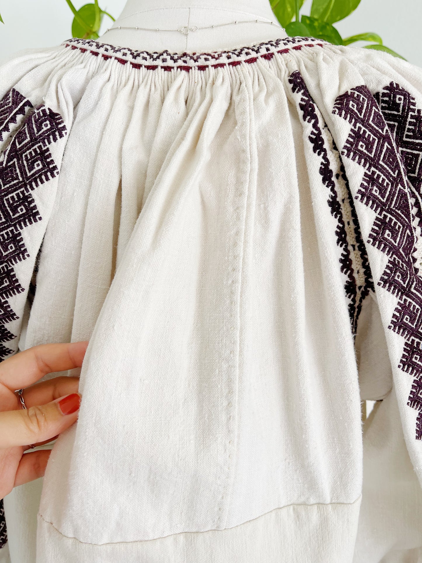 Vintage Romanian Long Sleeves Blouse.