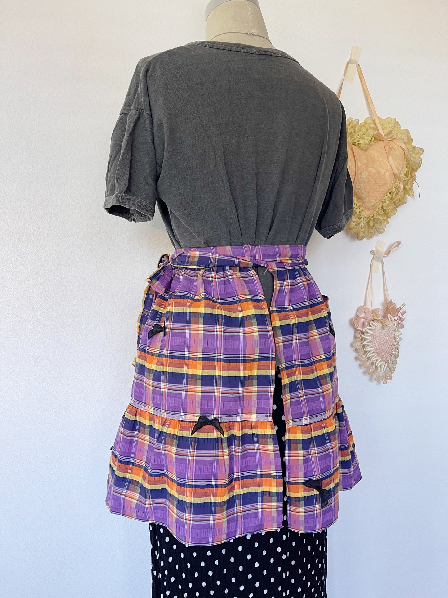 Vintage 1960s Ribbon Parched Apron
