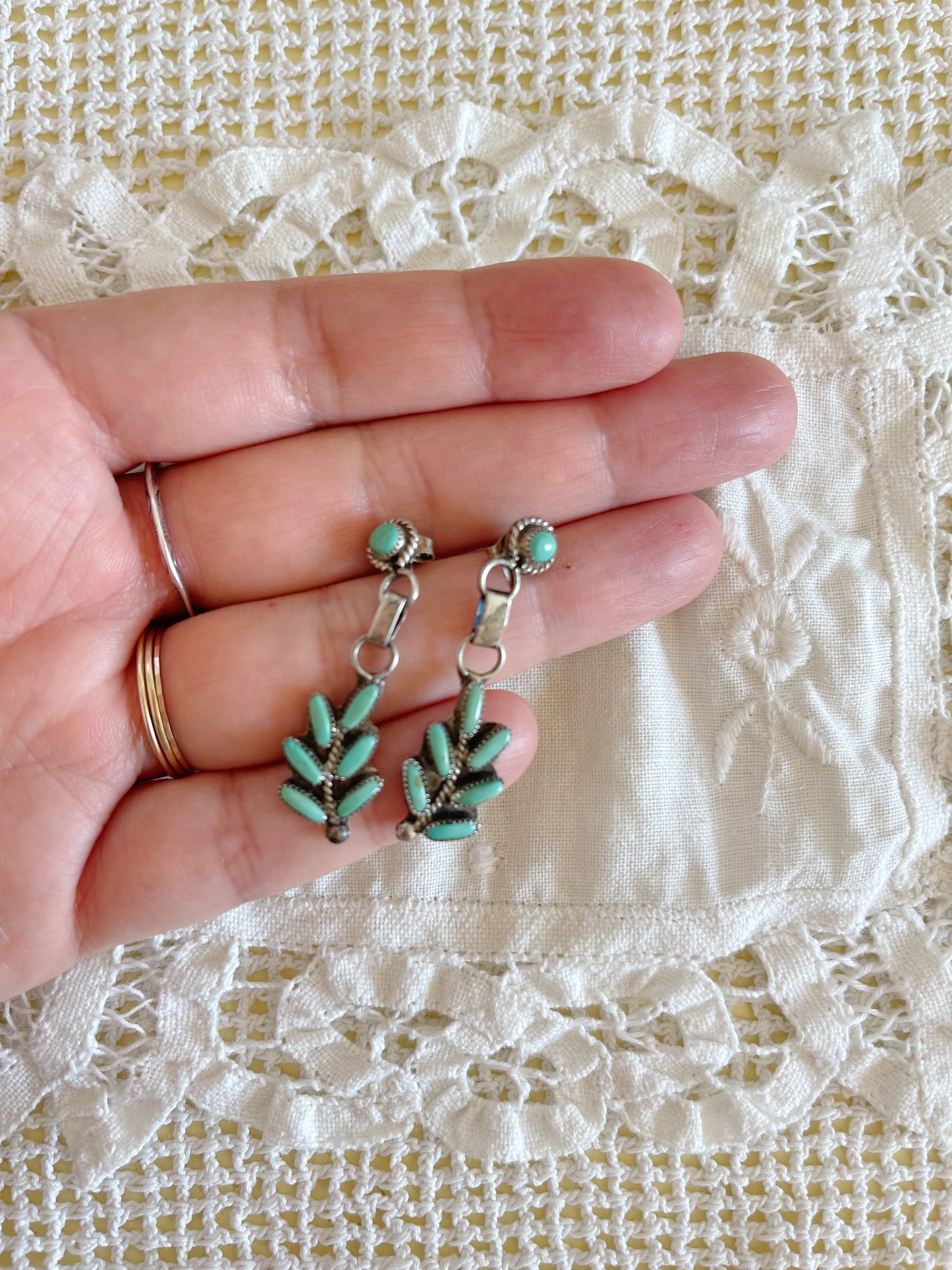 1950s Vintage Zuni Petite Pointed Turquoise Necklace and Pierce