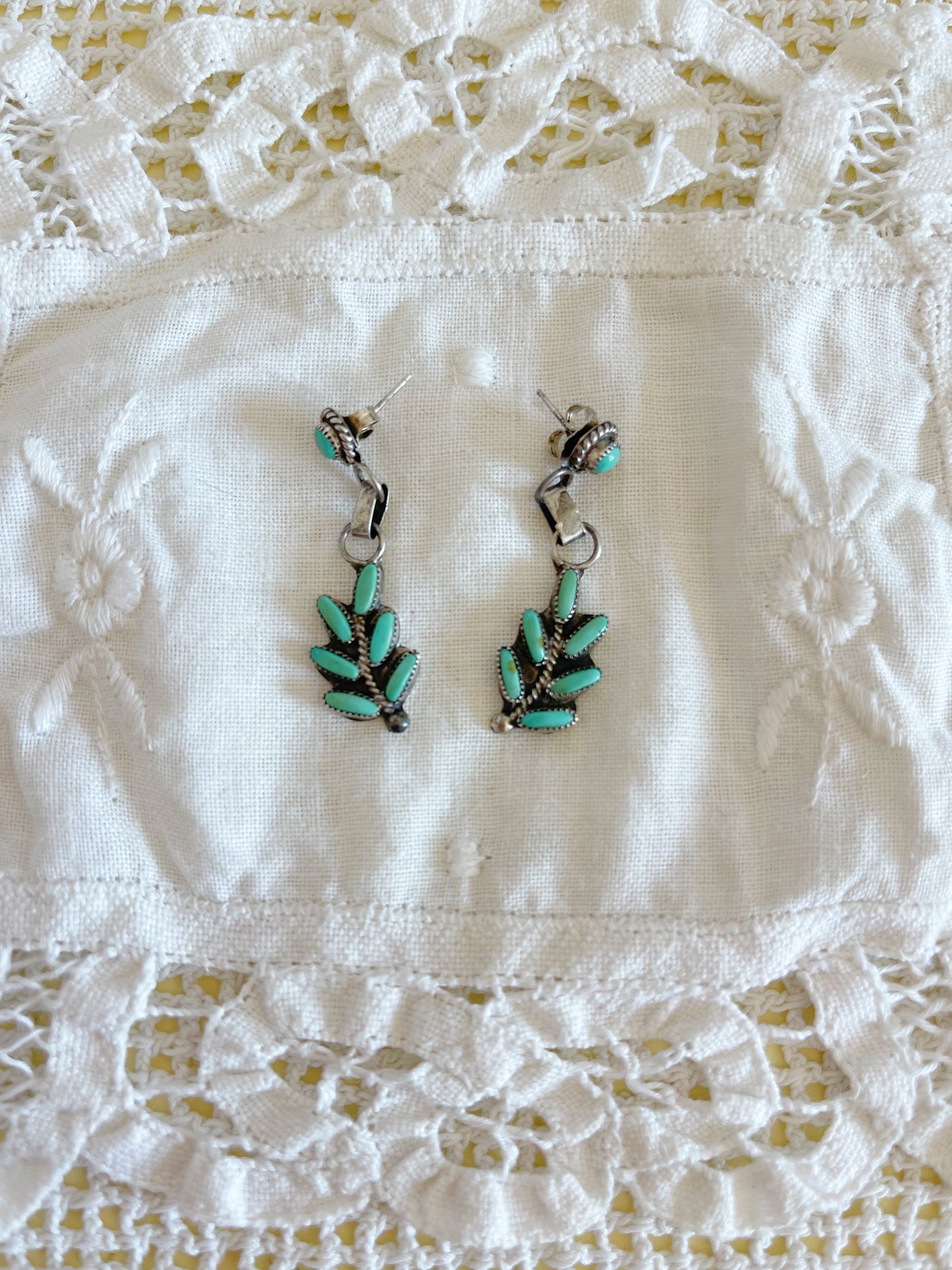 1950s Vintage Zuni Petite Pointed Turquoise Necklace and Pierce