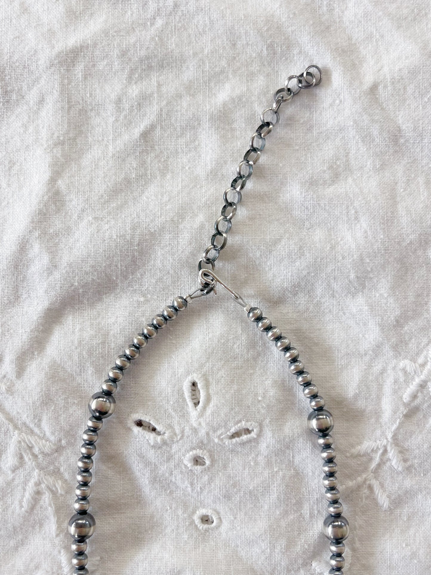 Navajo Pearl Ribbon Choker Necklace