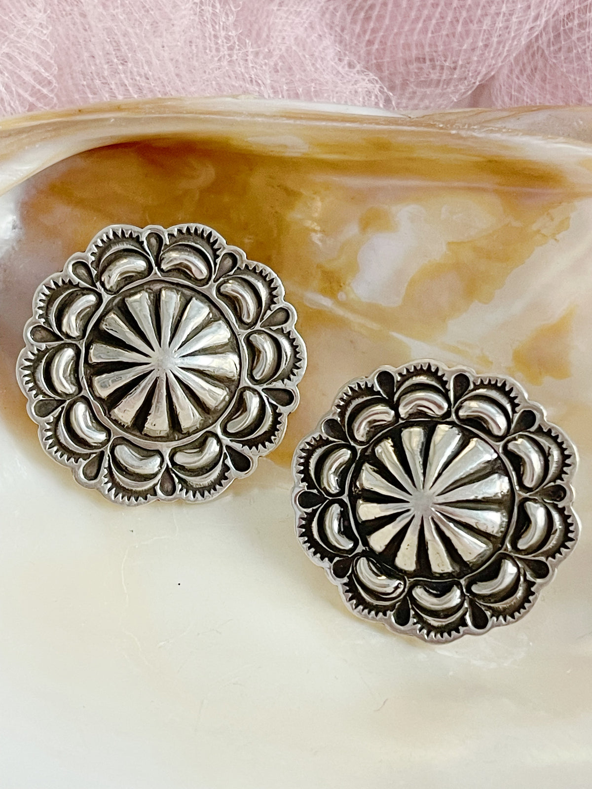 Tsosie Orville White Silver Concho Pierce