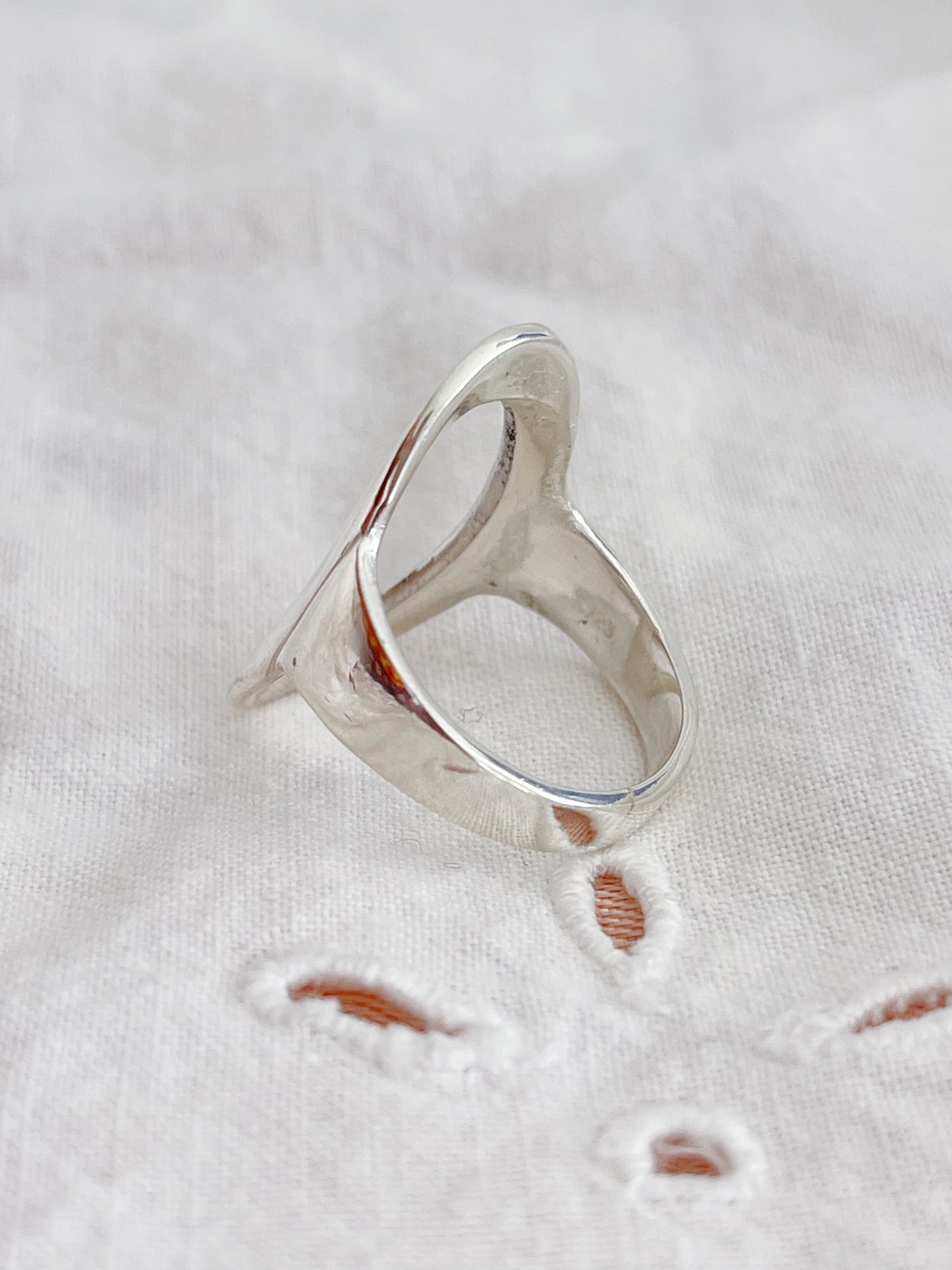 Silver Ovel Ring.