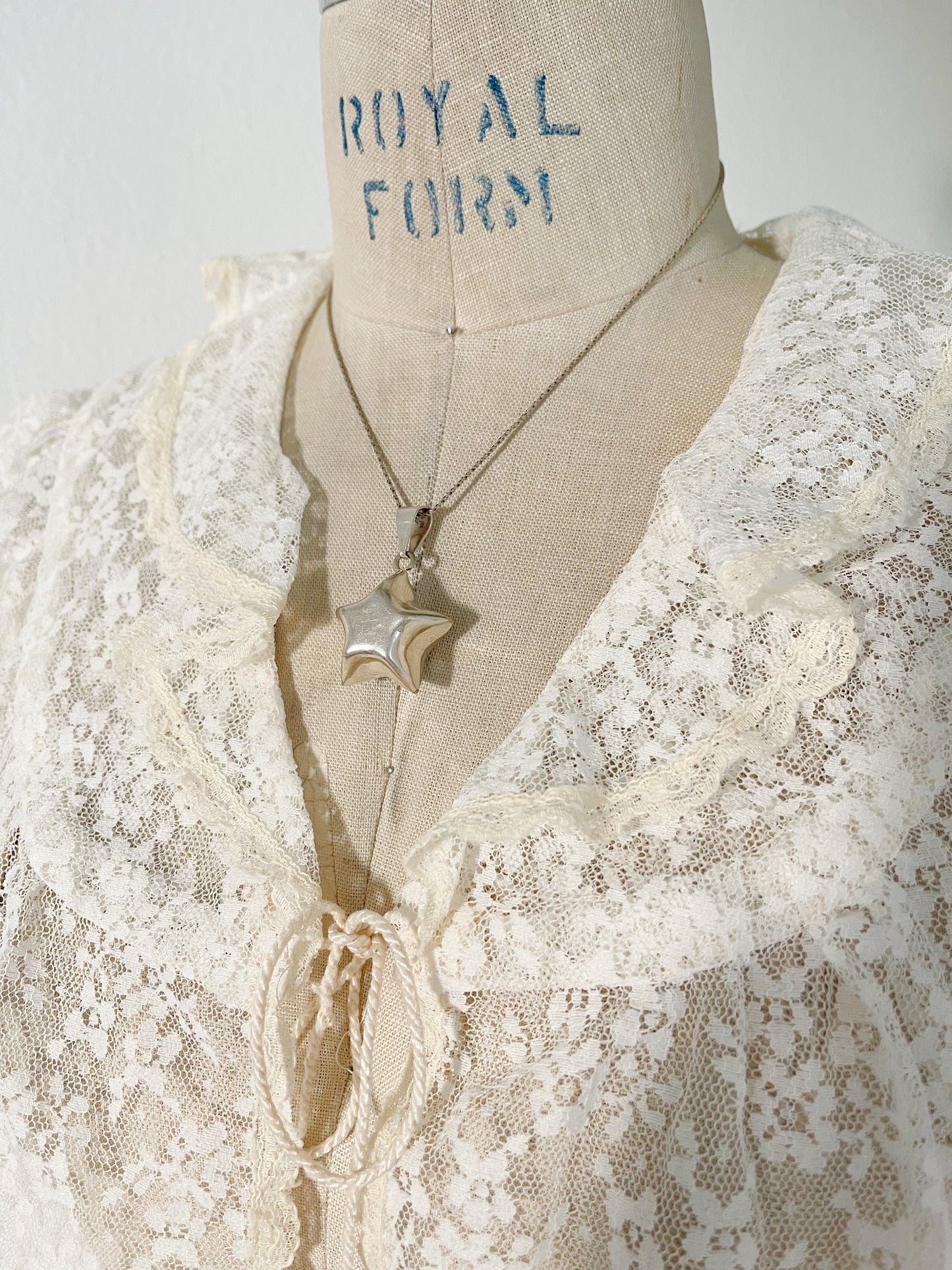 Vintage Star Silver Melody Ball Necklace.