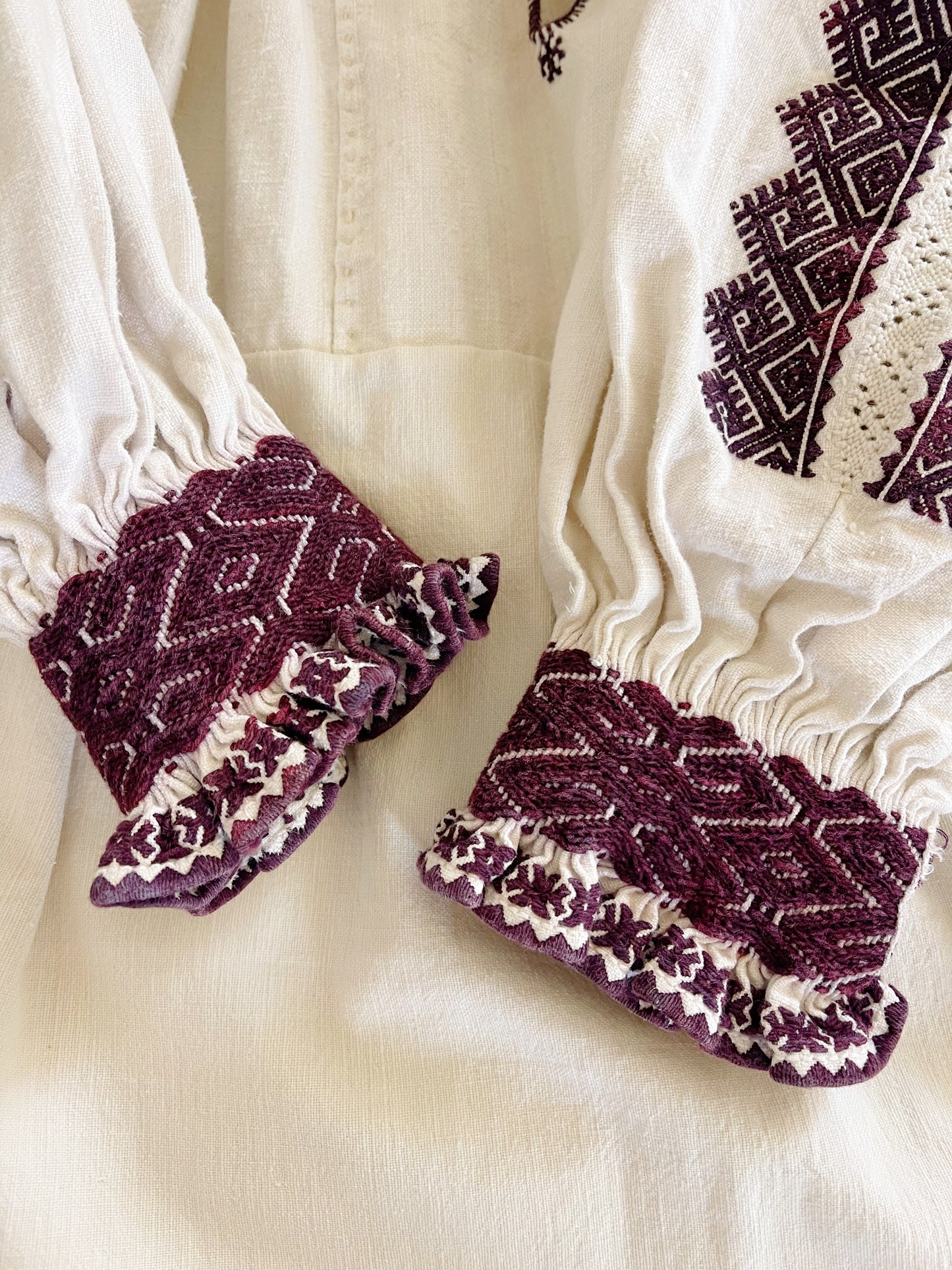 Vintage Romanian Long Sleeves Blouse.