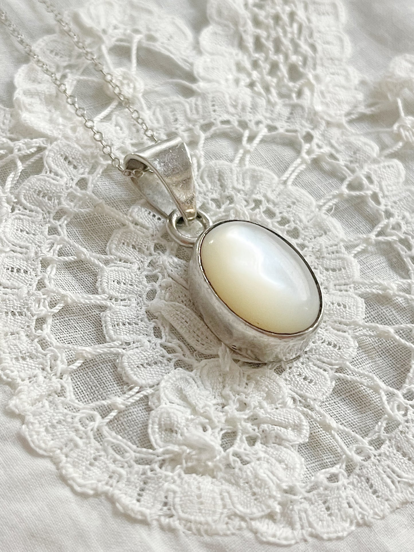 Vintage Mother of Pearl Necklace