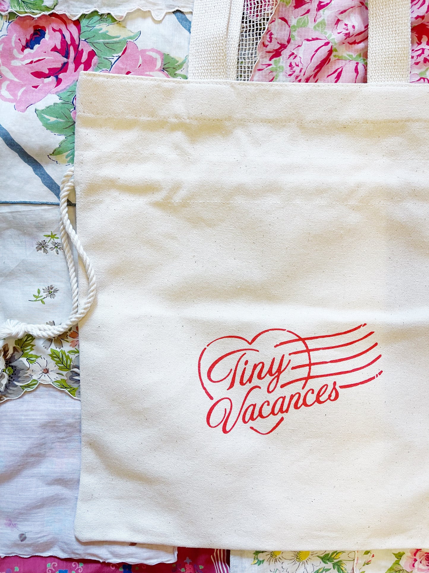 Tiny Vacances Tote Bag.