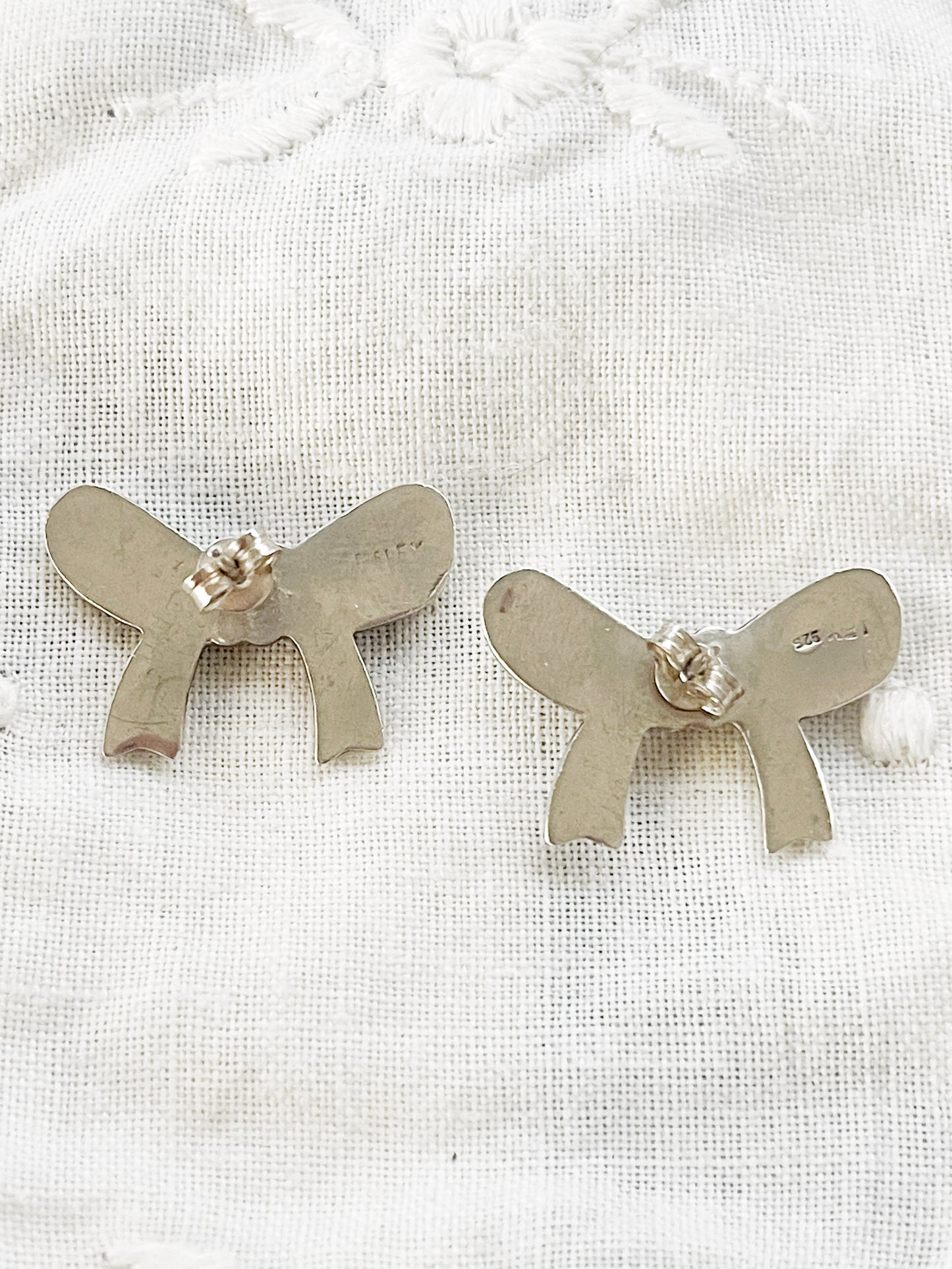 Vintage Ribbon Silver 925 Pierce