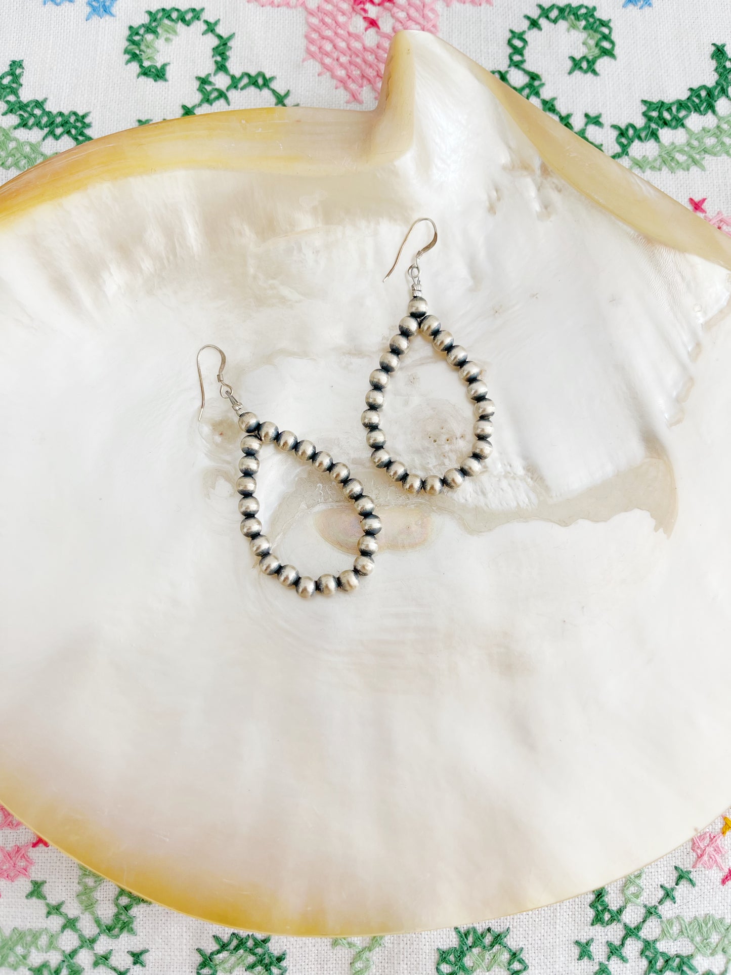 Navajo Pearl Silver Hoops Pierce.