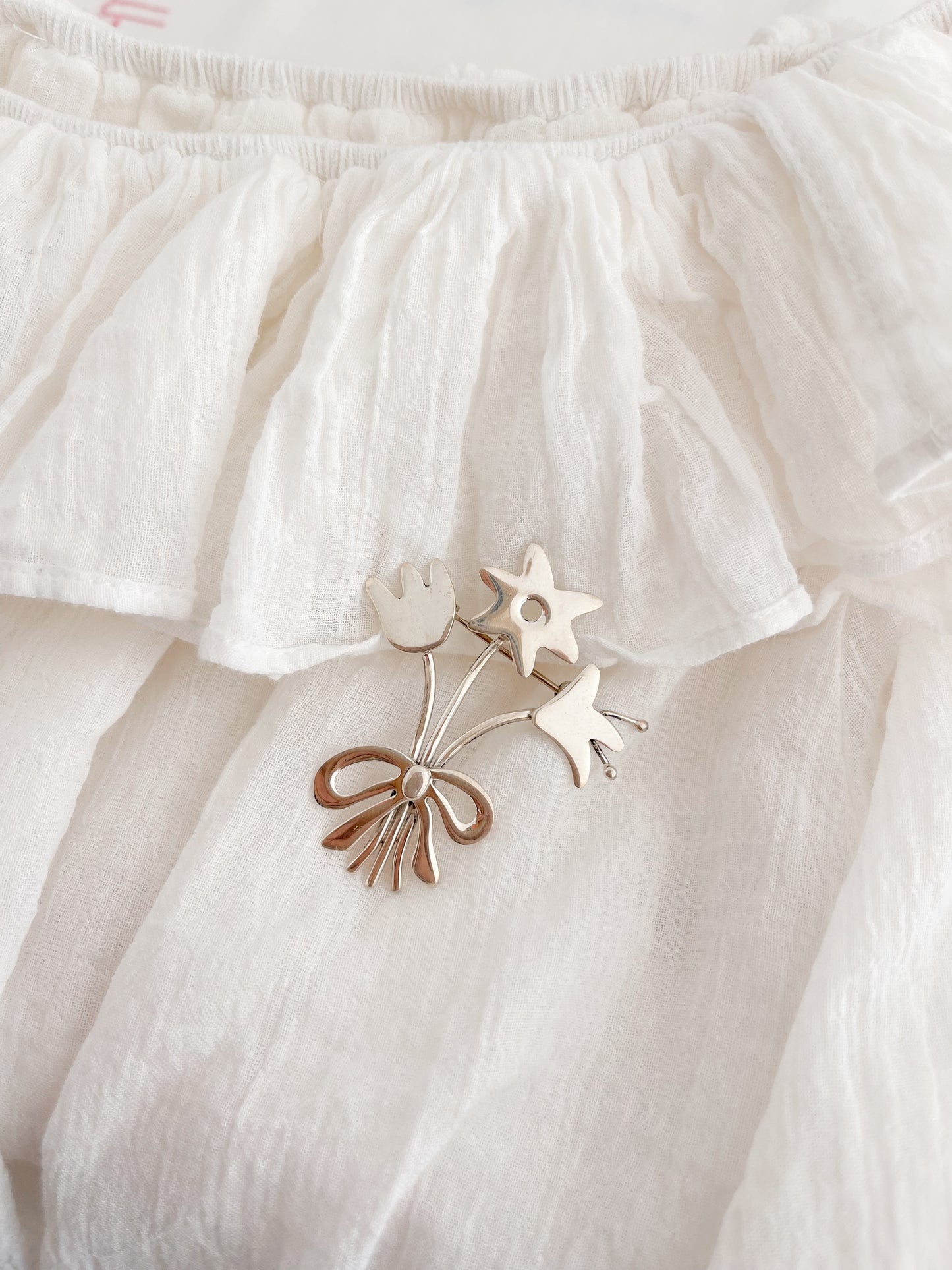 Vintage Flower Bouquet Silver Brooch.