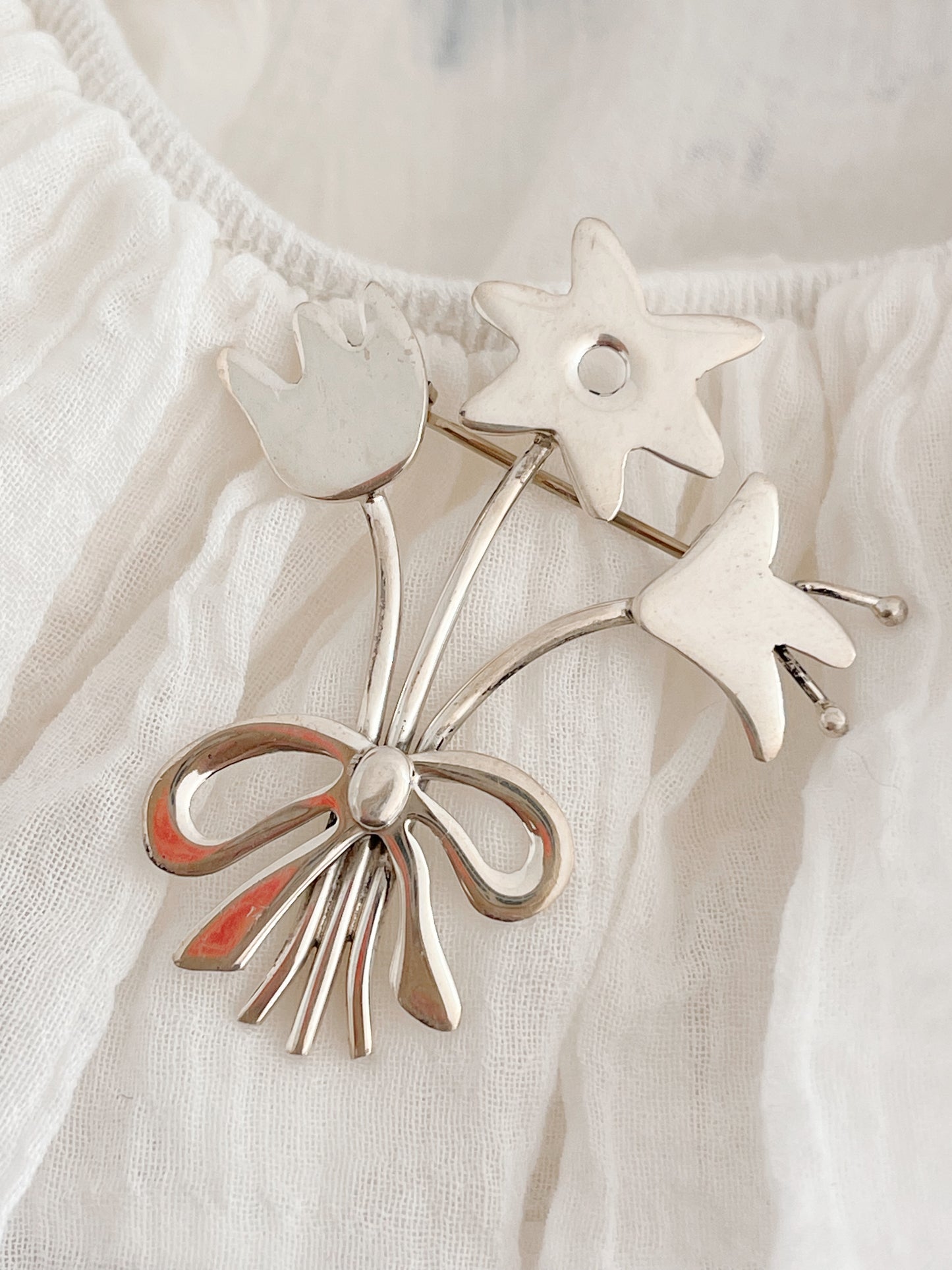 Vintage Flower Bouquet Silver Brooch.